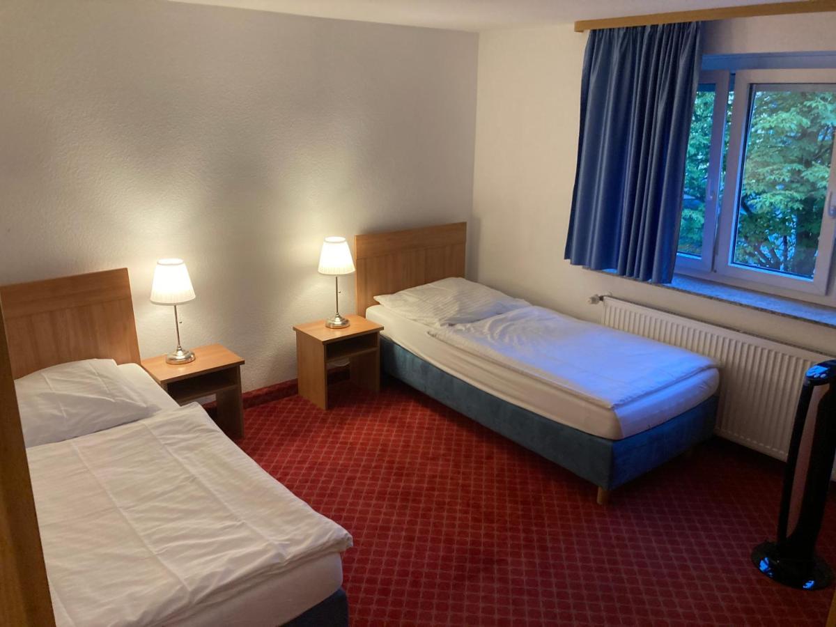 Hotel Schillerplatz เออริงเงน ภายนอก รูปภาพ